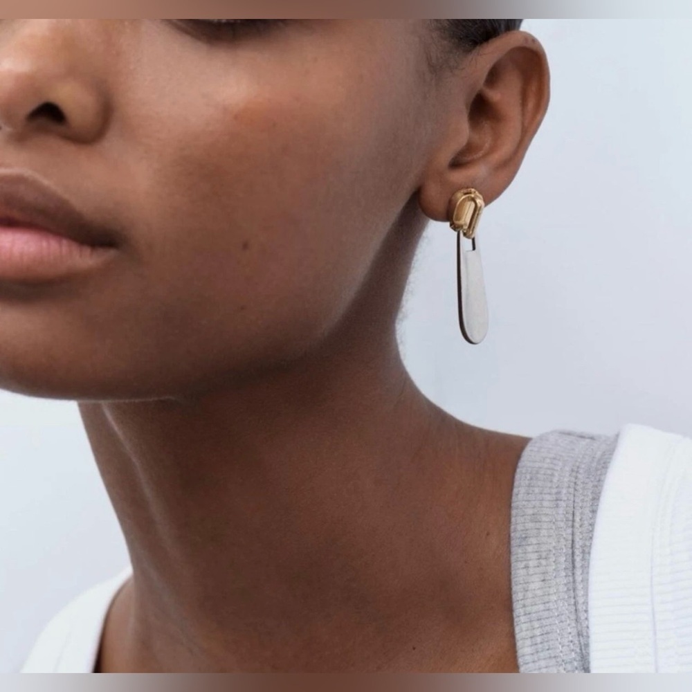 ZARA NEW WOMAN SS24 GOLD / SILVER
EARRINGS WITH ZIP PULL TAB REF:1856/048 - Picture 8 of 12